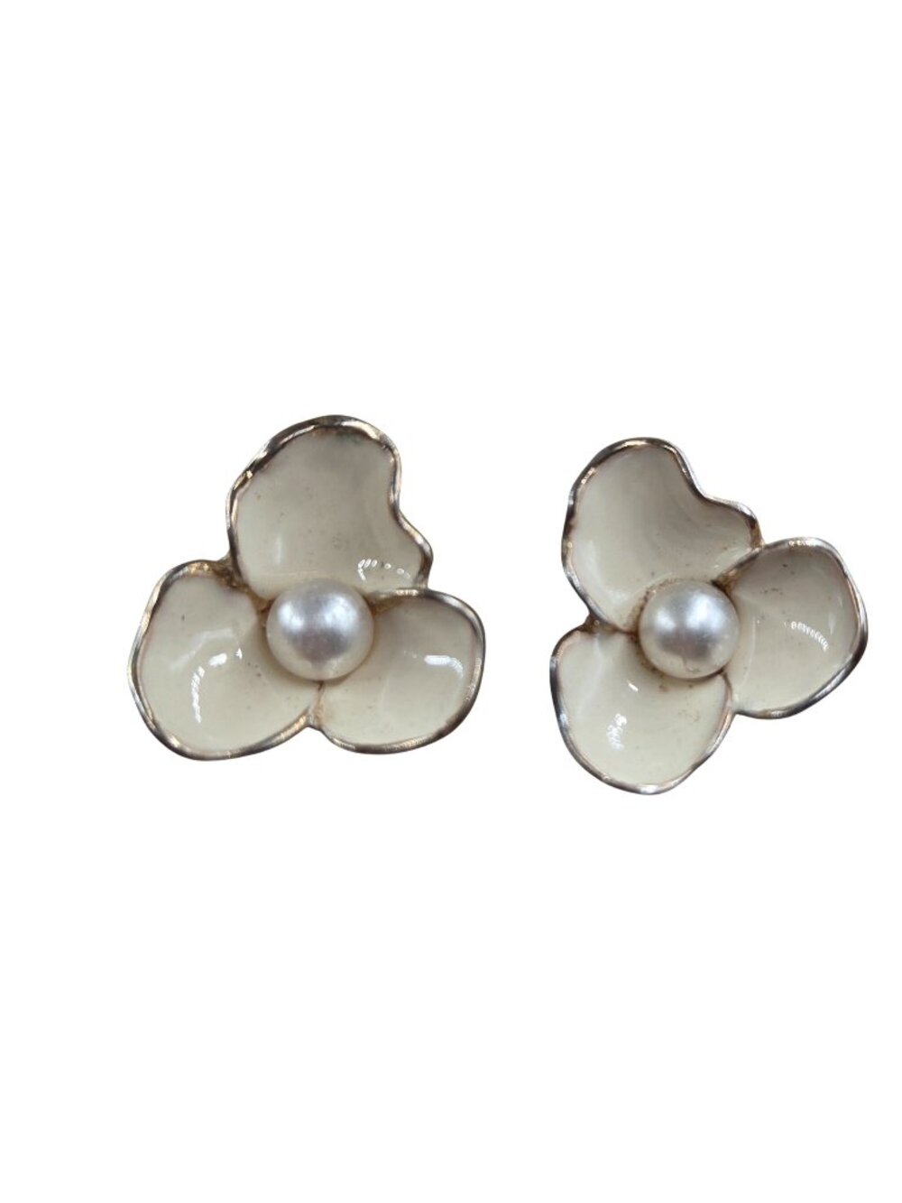 Vintage White Flower Stud Earrings With Faux Pearl Center Gold-Tone Detailing